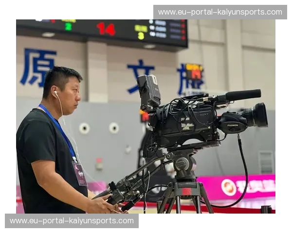 体育幕后直播：从指挥室到屏幕的全景叙事