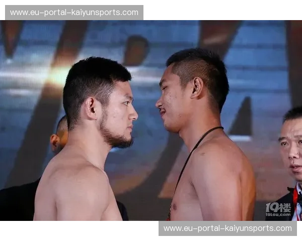 拳台上的较量：裘晓君与鲁斯兰，谁能问鼎荣耀之巅？